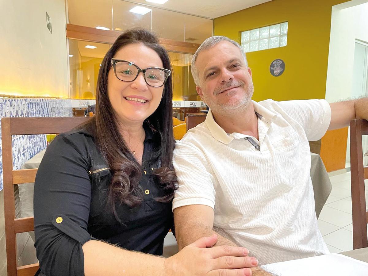 Com alegria e muitos motivos para sorrir, Mônica Gondim celebrou seu niver no dia 26 e recebeu muito carinho dos filhos e do marido Osvaldo Junior (Foto/Arquivo Pessoal)