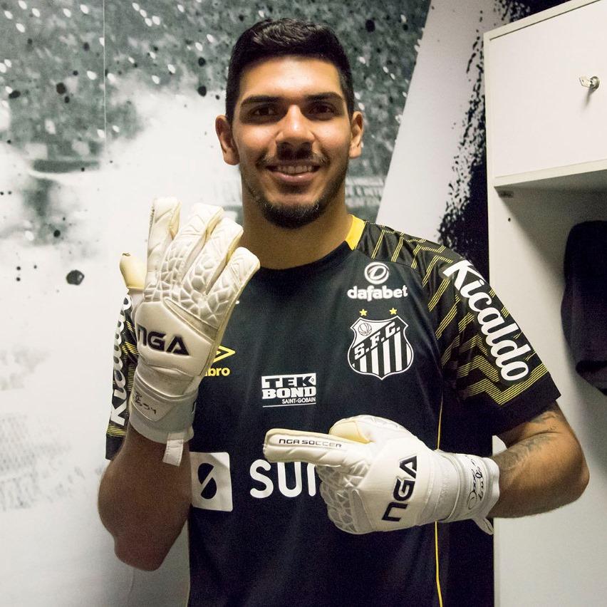 João Paulo, goleiro do Santos, defendeu um pênalti (Foto/Ivan Storti/Santos FC)