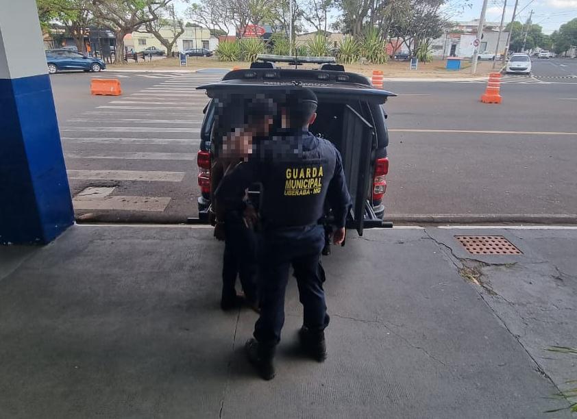 Jovem é preso após ameaçar arrancar a cabeça do padrasto no Residencial Rio de Janeiro (Foto/Divulgação GCM)