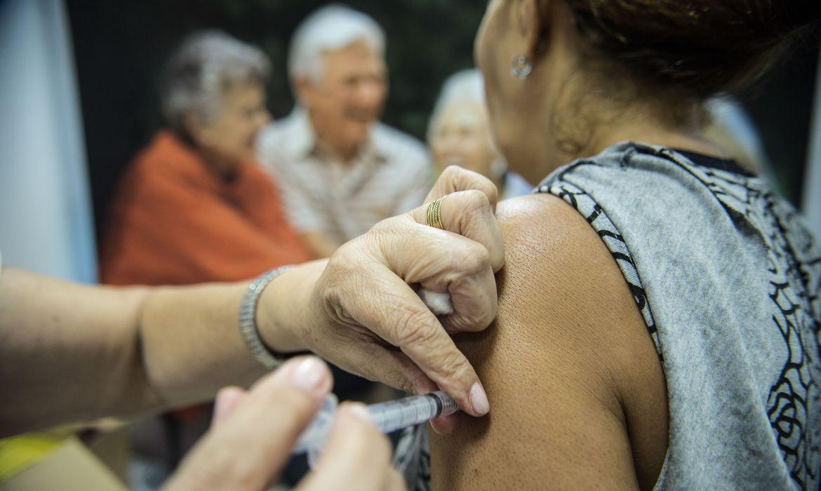 Vacinação contra influenza foi aplicada em 109,7 mil pessoas em Uberaba e a faixa que mais foi imunizada é formada por idosos (Foto/Arquivo JM)