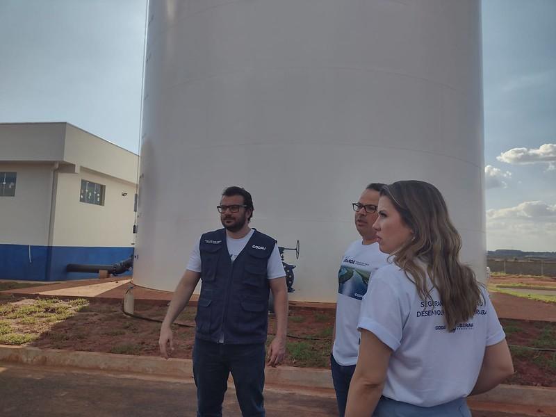 Prefeita Elisa Araújo (Solidariedade) e presidente da Codau, José Waldir de Sousa Filho, visitam o CR-14 (Foto/Divulgação)