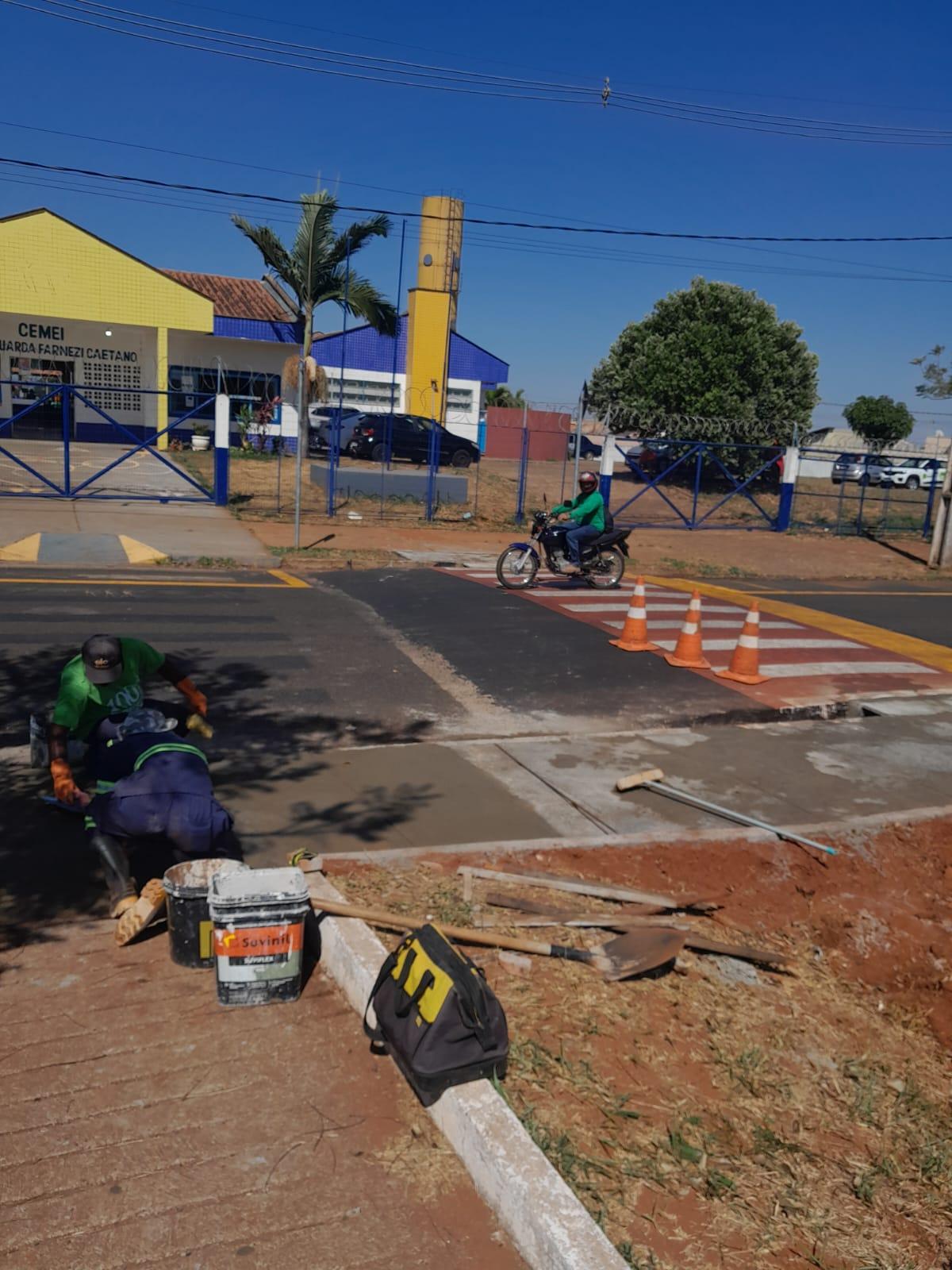 Adequação da passagem elevada em frente ao Cemei Maria Eduarda Farnezi Caetano (Foto/Divulgação)