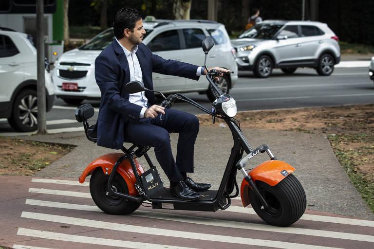 A proposta prevê as ações do município para regulamentar a circulação de ciclomotores, bicicletas elétricas e equipamentos de mobilidade individual autopropelidos (Foto/Divulgação MuuV)