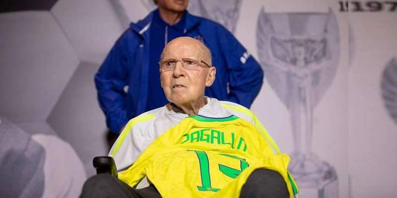 Zagallo completou 92 anos na última semana e comemorou a data ao lado de seus familiares. (Foto/Lucas Figueiredo/CBF)