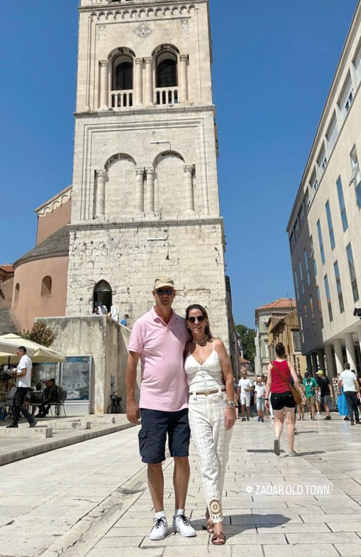 Artur e Renata Barillari curtindo o verão europeu (Foto/Divulgação)