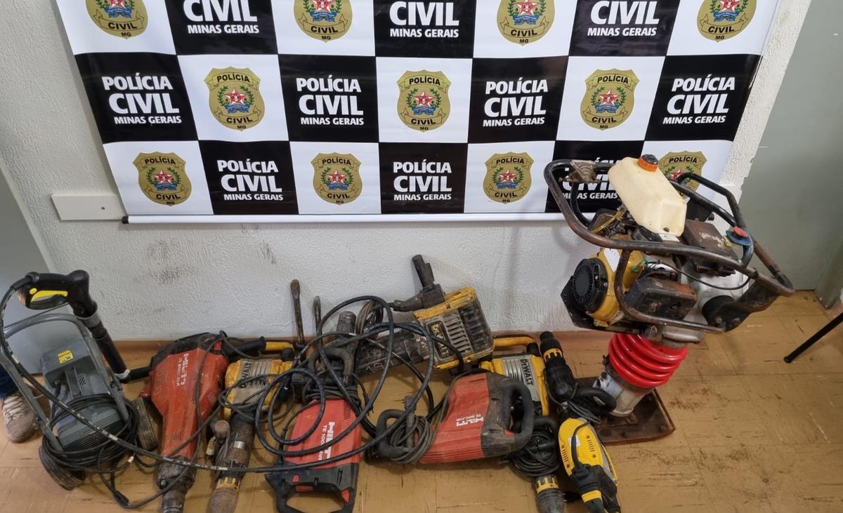 Ferramentas furtadas no dia 8 em empresa na avenida Nossa Senhora do Desterro foram encontradas ontem em imóvel no Parque das Américas (Foto/Divulgação)
