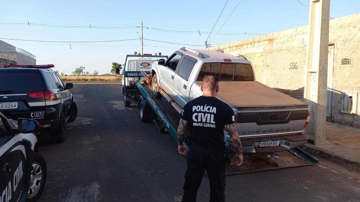 A Polícia Civil recuperou parte das joias e apreendeu uma camionete GM S10 e um caminhão reboque adquiridos com furto milionário ocorrido em julho passado (Foto/Divulgação)