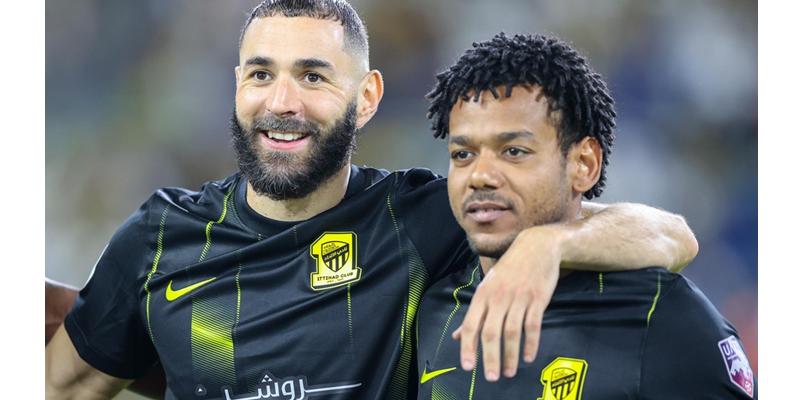 Romarinho perdeu a tarja de capitão para Benzema. (Foto/Facebook Al-Ittihad)