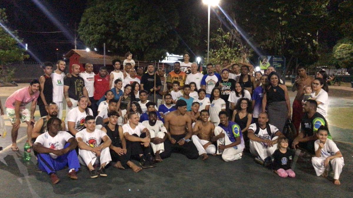 Os grupos de capoeira se reuniram na praça Pôr do Sol em ato de apoio ao Centro Cultural Asa Branca (Foto/Divulgação)