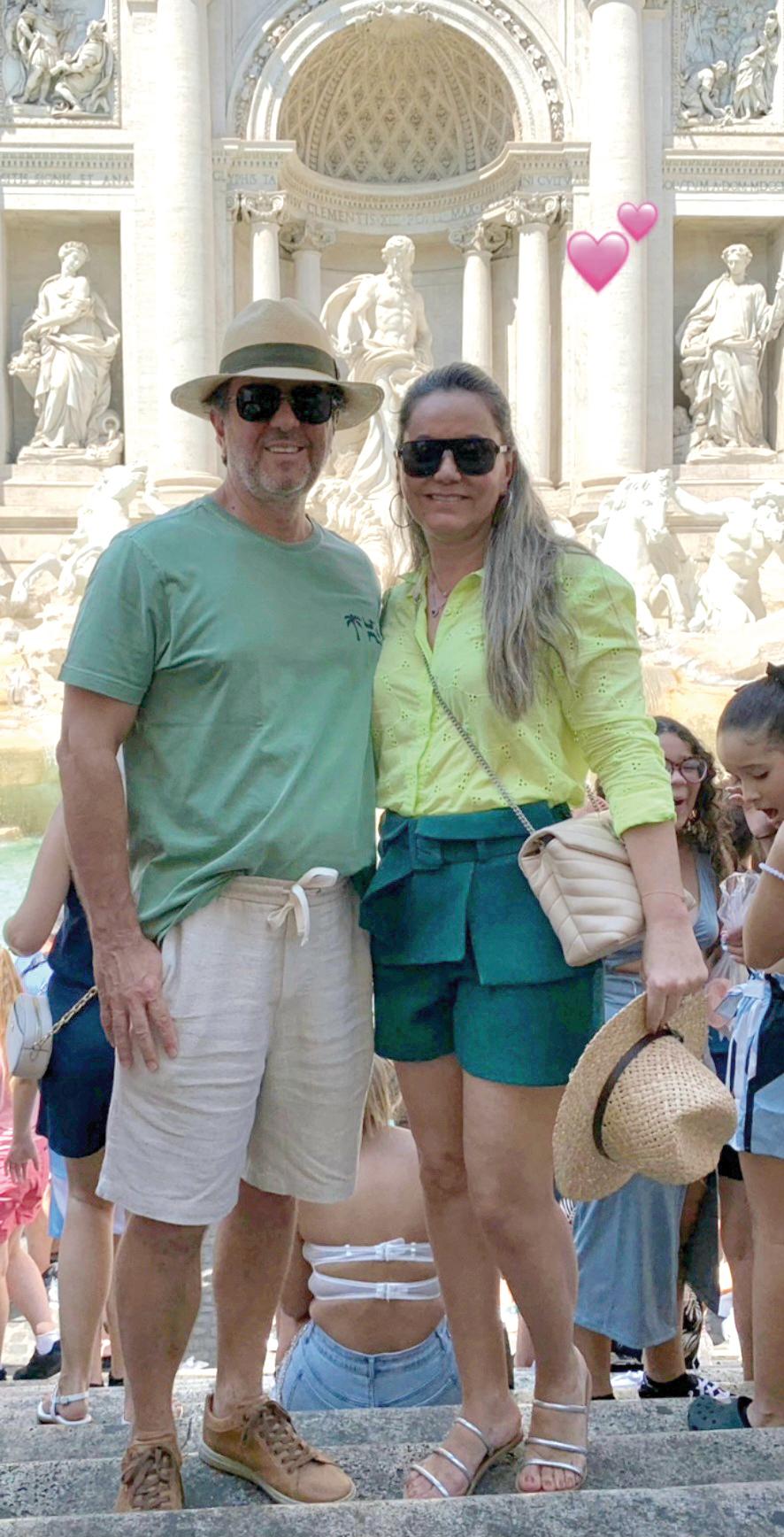 Christian Belo e Luciana na Fontana di Trevi durante viagem pelos melhores points italianos (Foto/Divulgação)