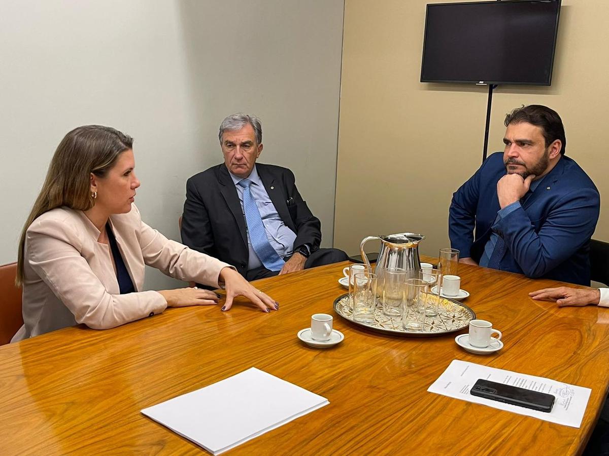 Em Brasília esta semana, a prefeita Elisa Araújo esteve com o presidente nacional do União Brasil, Delegado Marcelo Freitas (Foto/Divulgação)