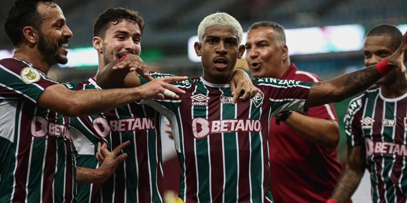 Fluminense deu aula de futebol ontem no Paraguai e venceu Olimpia PAR. John Kennedy foi o destaque do jogo. (Foto/Lucas Merçon/F.F.C.)