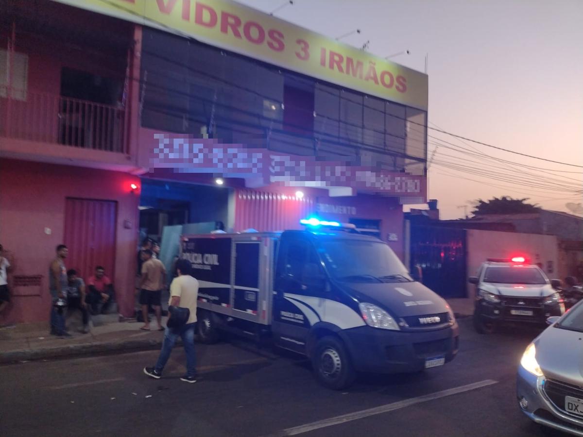 A dona de casa Maria Denilza dos Santos Toledo sofreu um infarto e morreu logo após sepultar filha Helenice Moreira Toledo assassinada pelo companheiro, que cometeu suicidio&nbsp;em&nbsp;seguida (Foto/Divulgação)