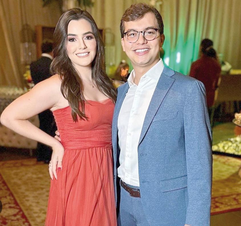 Médica Isabela Maciel e o Secretário de Educação do município Celso Neto marcaram o casamento para o dia (Foto/Divulgação)