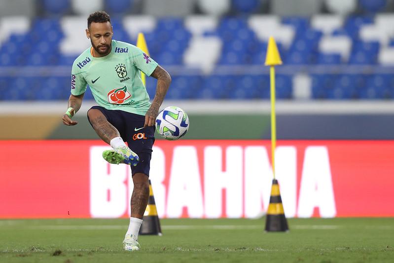 O treino foi o primeiro em que o técnico Fernando Diniz contou com o grupo completo (Foto/Pedro Martins -  Foto/FC)