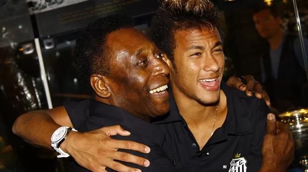 Pelé balançou as redes 77 vezes em 91 jogos pelo Brasil. Neymar chegou ao mesmo número em 124 partidas (Foto/Ricardo Saibun/Divulgação/Santos FC)