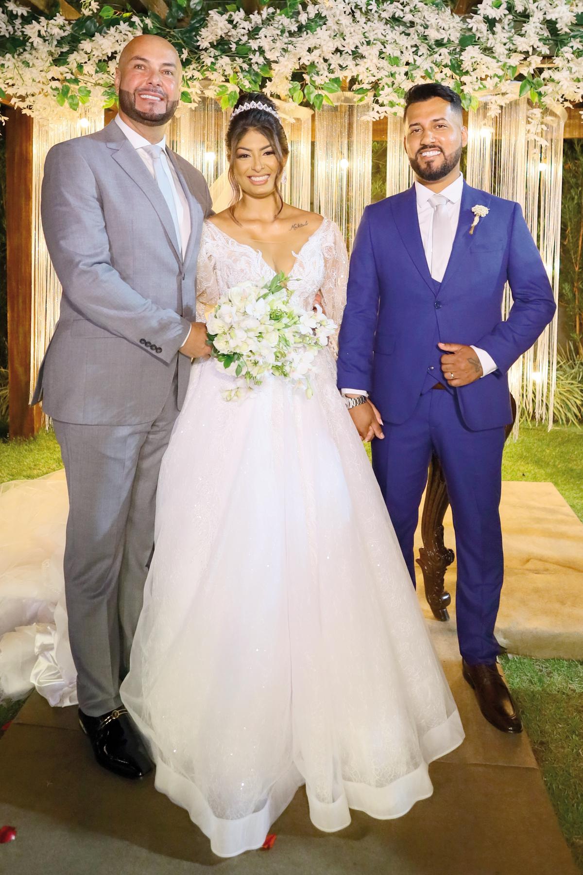 Vitor Rachid Colucci Daher foi o celebrante que emocionou a todos os presentes na cerimônia de união do jovem casal, Bruna e Leandro (Foto/Lúcio Alves)