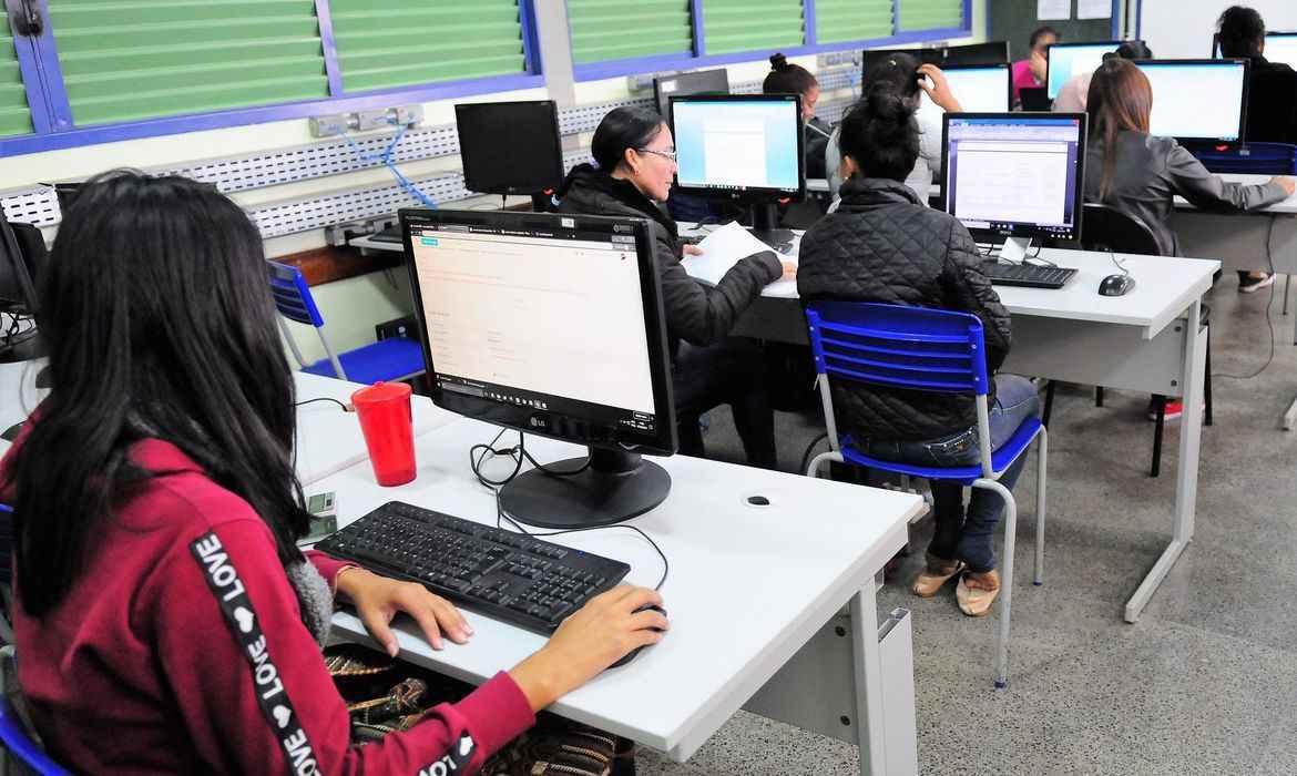 Somente em Uberaba, serão contempladas 32 escolas irão receber 278 equipamentos e 182 pontos de acesso à internet.  (Foto/Reprodução)