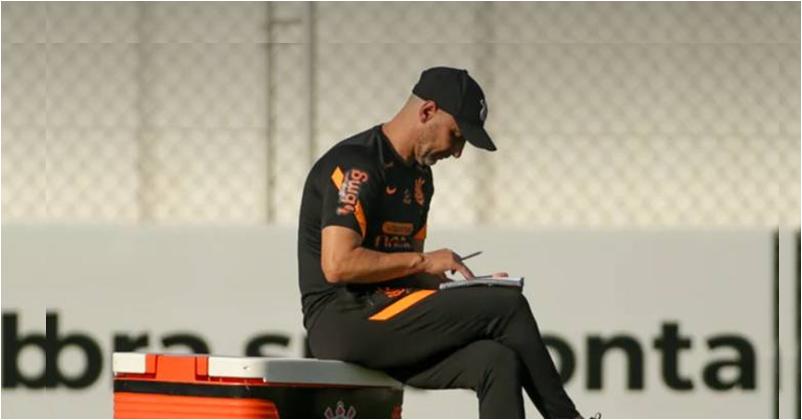 Sem clube desde que foi demitido pelo Flamengo, Vítor Pereira parece não estar sentindo falta do futebol brasileiro (Foto/Rodrigo Coca/Agência Corinthians)