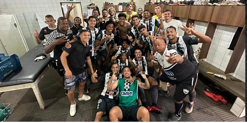 Araxá 100% - 6 pontos, 2 jogos, 2 vitórias (Foto/Facebook/AEC)