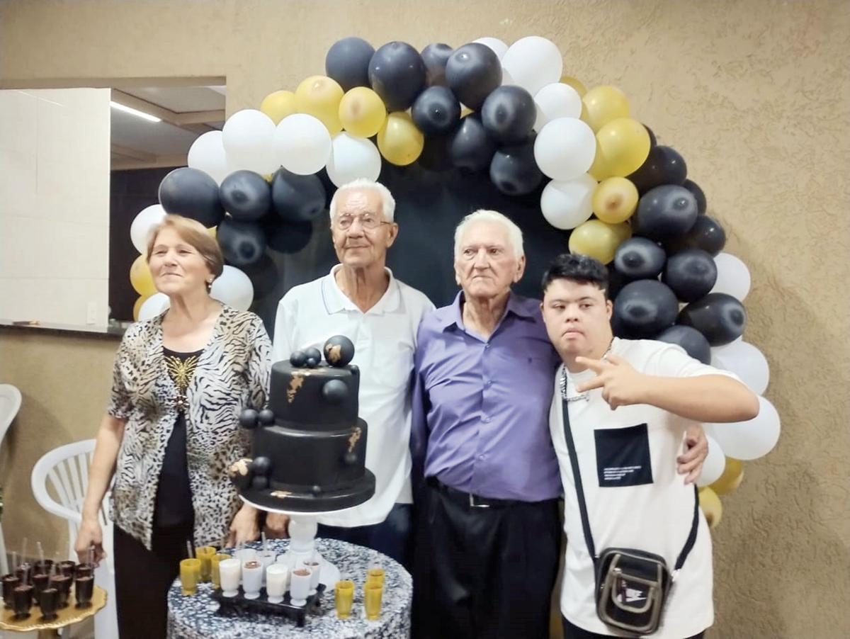 Neusa, João Bento, João Araújo e o neto Gabriel Araújo (Foto/Divulgação)