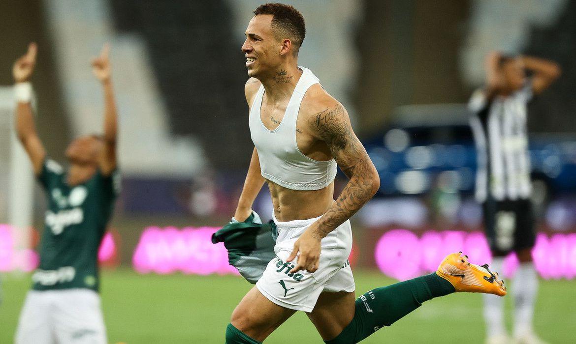 Breno Lopes pediu desculpa e disse que os gestos obscenos foi uma decisão impensada e equivocada. (Foto/César Greco/Palmeiras)