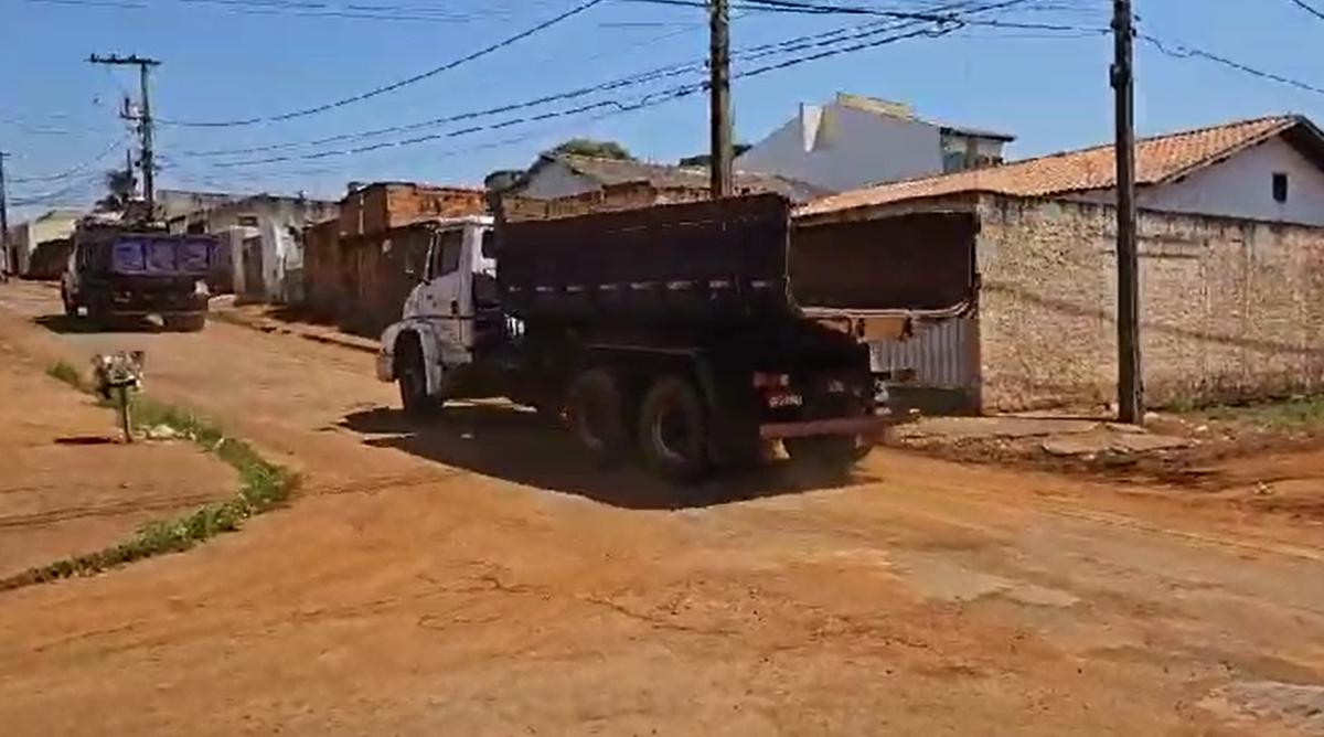 Reclamação de sujeira na rua Topázio (Foto/Reprodução)