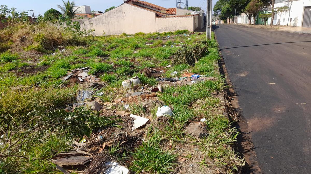 Situação do terreno no Bairro de Lourdes (Foto/Denúncia)