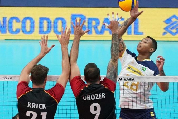 Seleção caiu diante do bom vôlei praticado pelos alemães na noite de ontem (Foto/Mauricio Val/FVImagem/CBV)