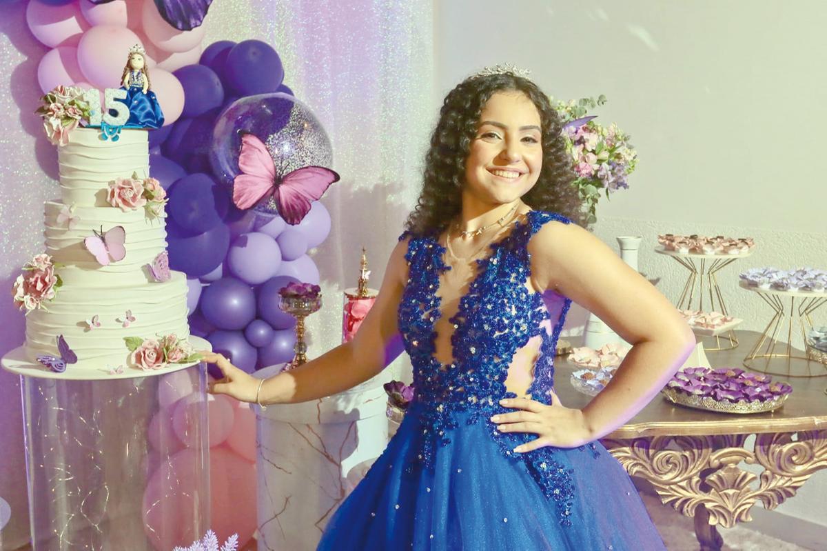 A linda debutante,Yasmim Ribeiro Lima ganhou festa dos sonhos para celebrar seus 15 anos (Foto/Guilherme Trindade)