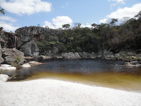 Prainha da Cachoeira do Crioulo, em São Gonçalo do Rio Preto (Foto/Divulgação)