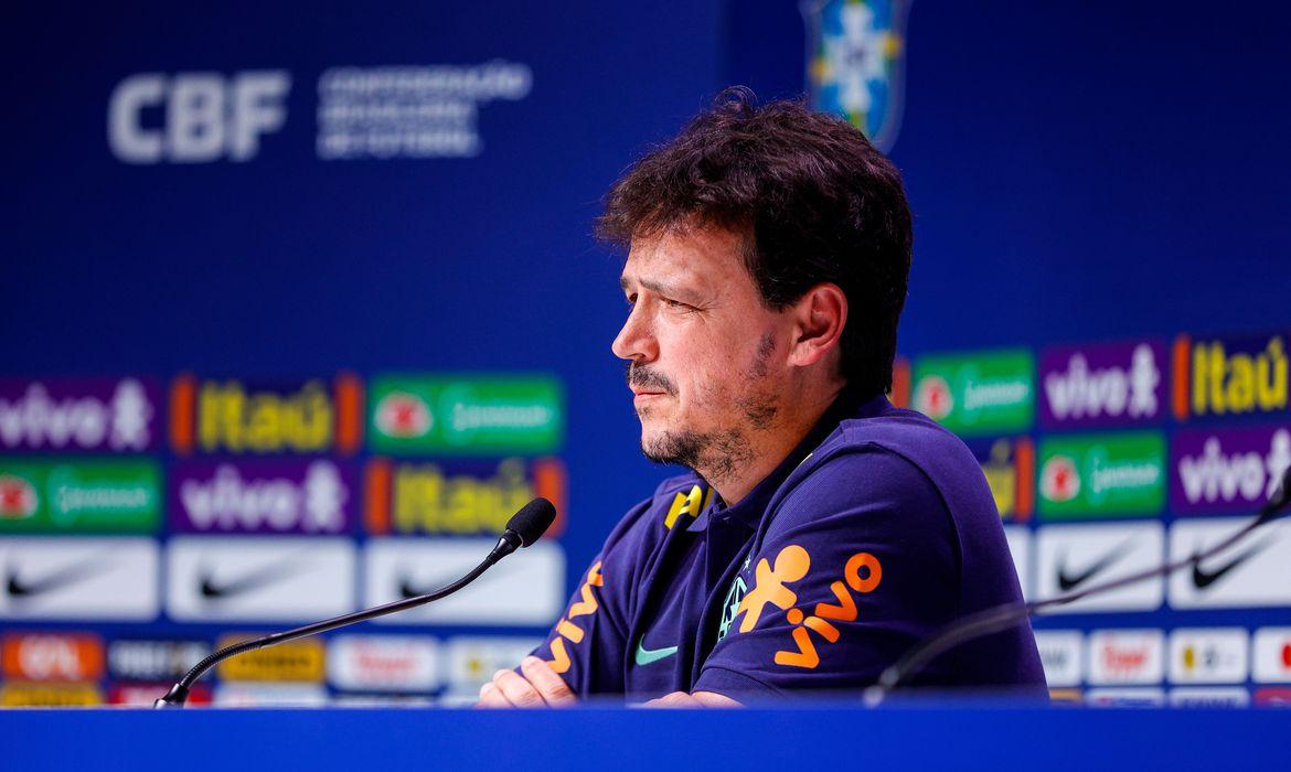 Diniz tenta dar uma resposta em Montevidéu depois da atuação decepcionante contra a Venezuela. (Foto/Rodrigo Ferreira/CBF/Agência Brasil)