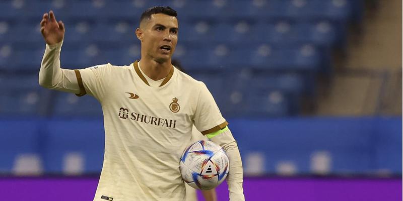 Cristiano Ronaldo precisou de somente cinco minutos para derrubar a barreira defensiva da Bósnia e Herzegovina. (Foto/Fayez Nureldine/AFP)