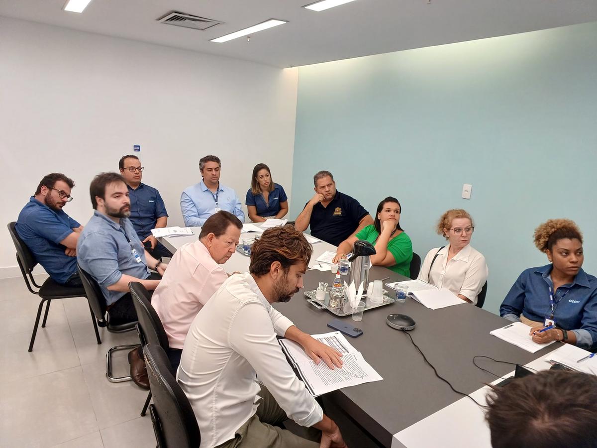 Reunião na tarde desta quarta-feira entre representantes da Arisb, Comsab e Codau sobre a redução da tarifa de água em Uberaba (Foto/Divulgação Codau)