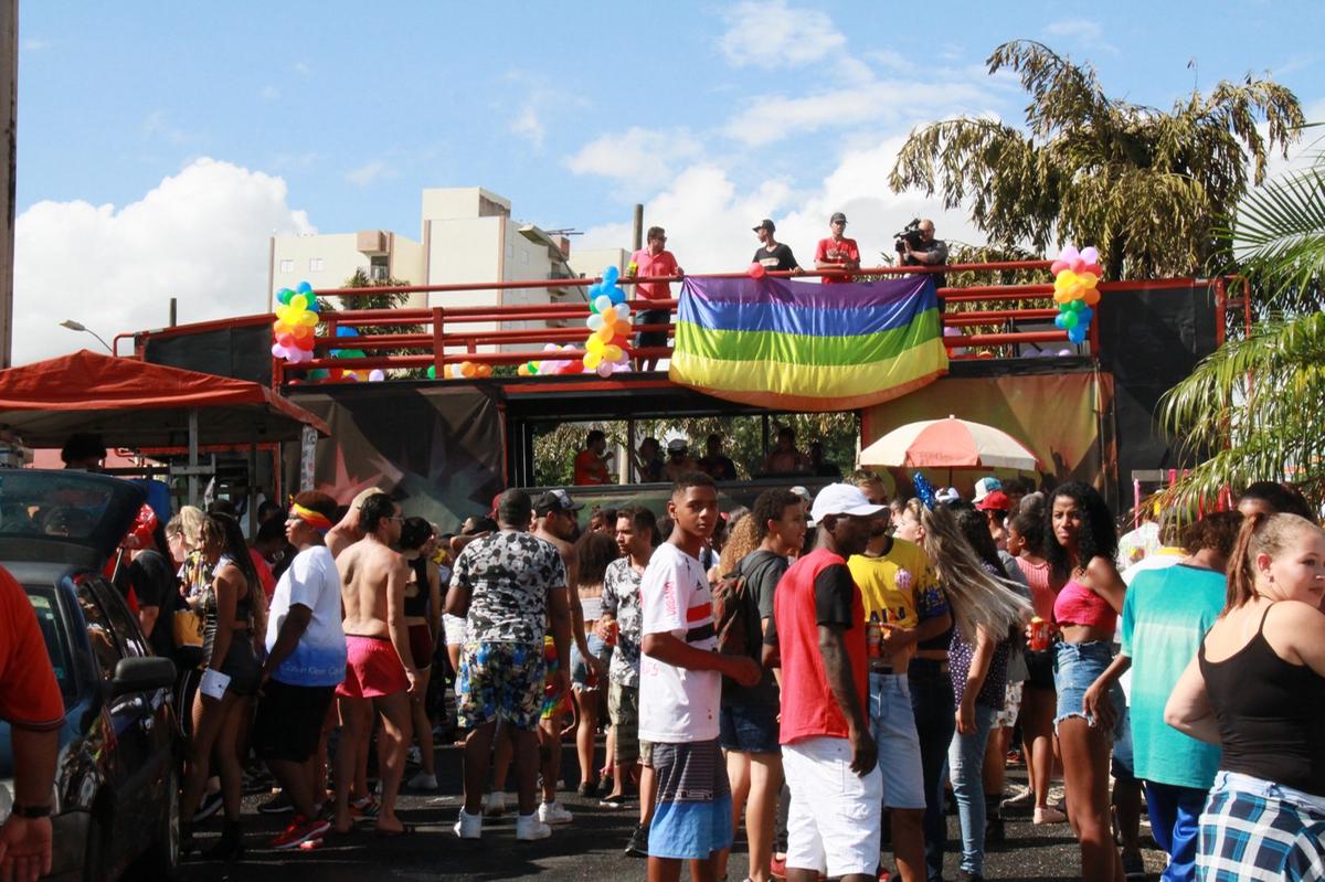 Parada acontece em Uberaba há 17 anos e a coordenadora de Política LGBT+ diz que está tudo preparado (Foto/Arquivo)