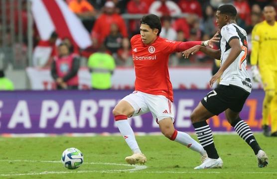 Vasco busca sequencia de vitórias como mandante. Já Inter chega embalado depois da vitória de 7 a 1 sobre o Santos. (Foto/Ricardo Duarte/Internacional)