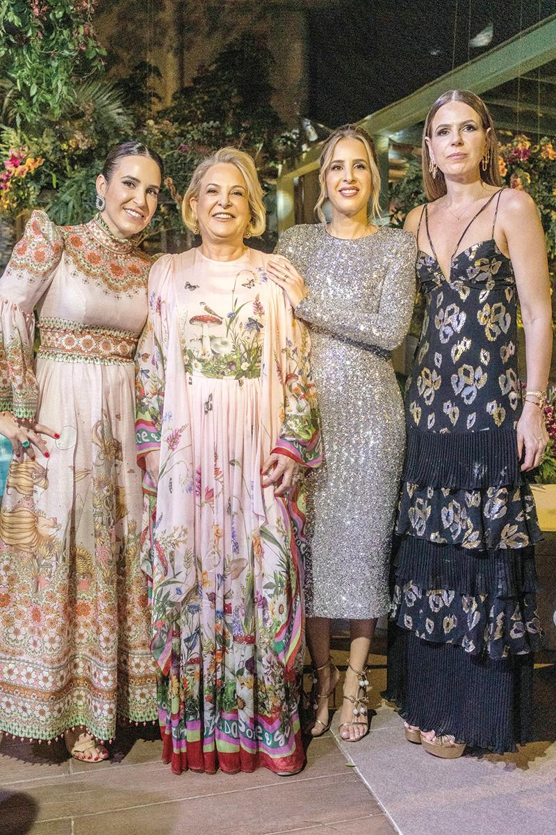 Lindas e muito chiques, a aniversariante e as filhas Andréa, Manu e Silvinha (Foto/Alex Pacheco)