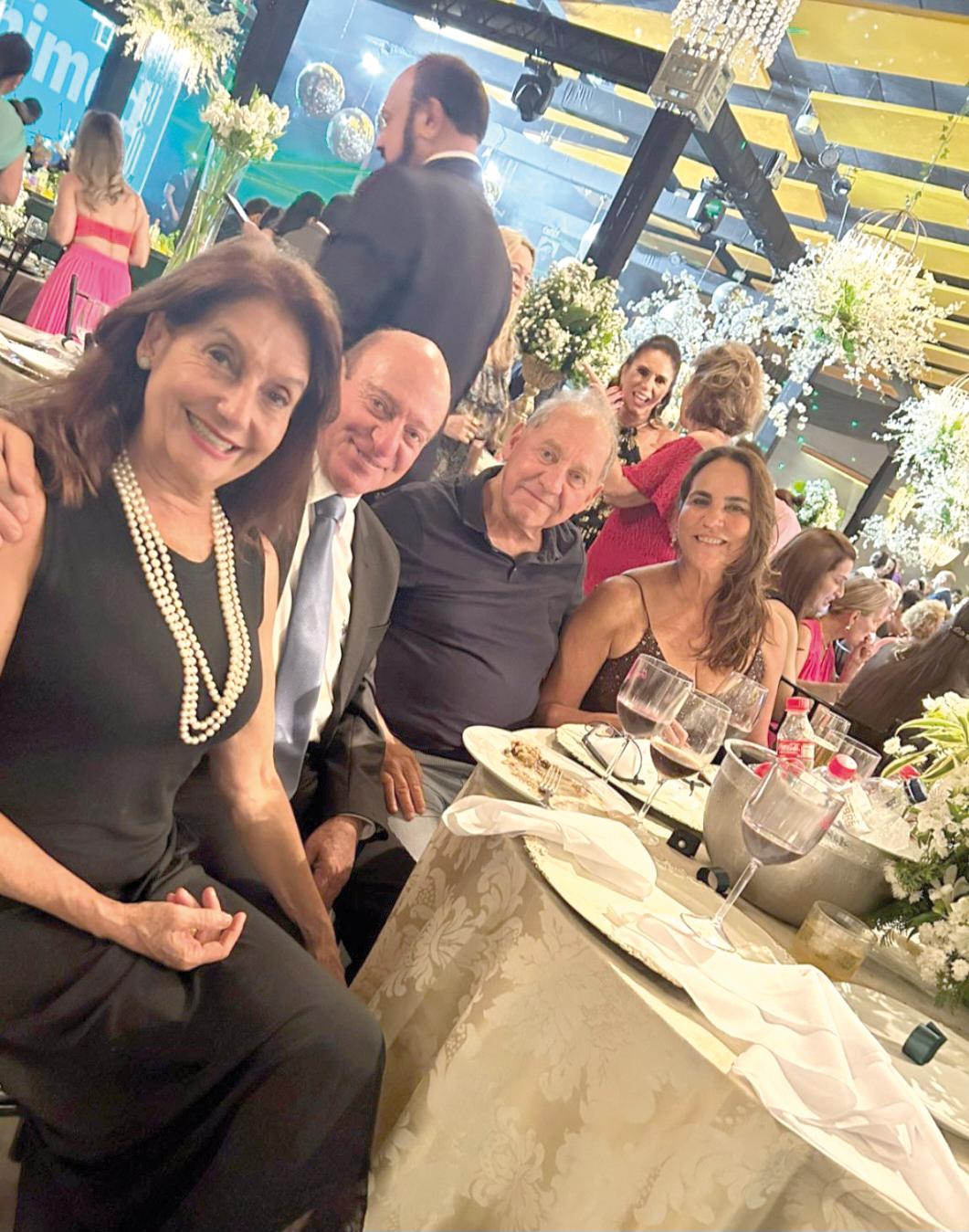 Maria Helena e Cristiano Miziara, Marus Sallum e Ana Lúcia (Foto/Reprodução)