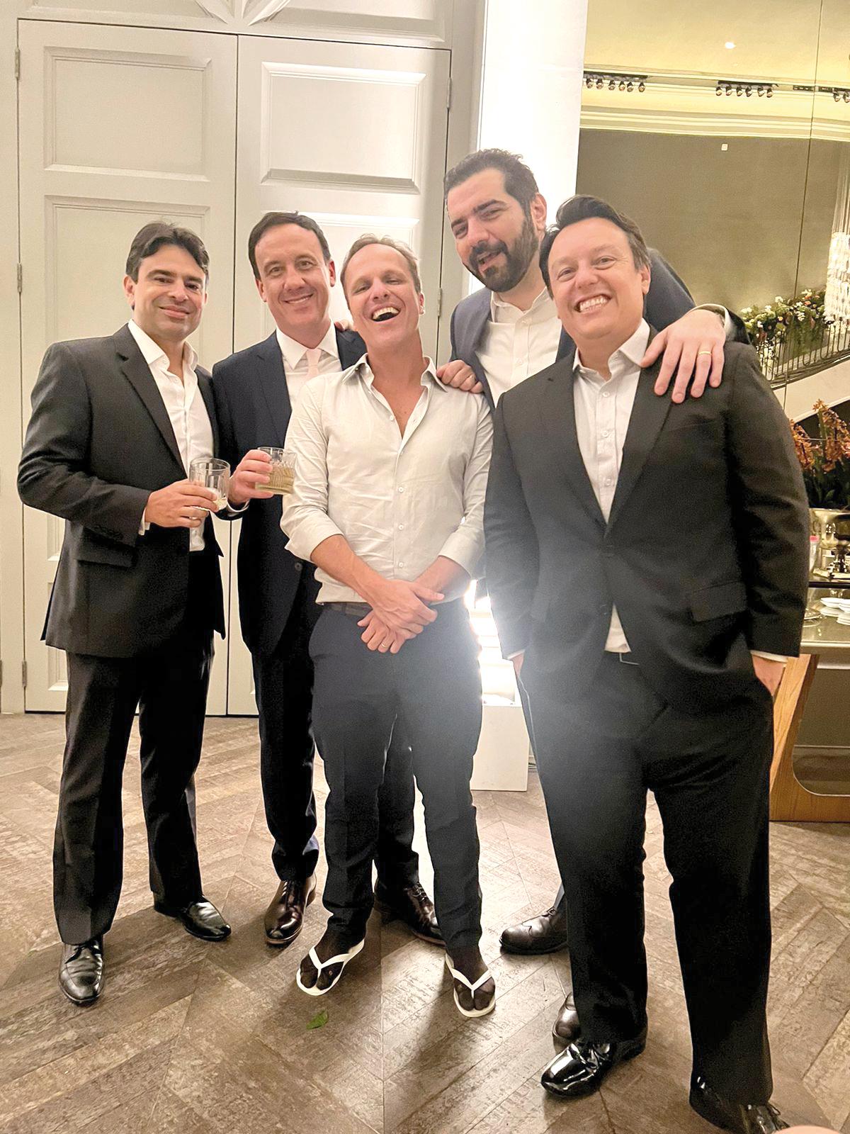 Rui, Marcelo Guaritá, Pablo Pinti, José Maurício Abreu e Alaor no badalado casamento do fim de semana (Foto/Reprodução)