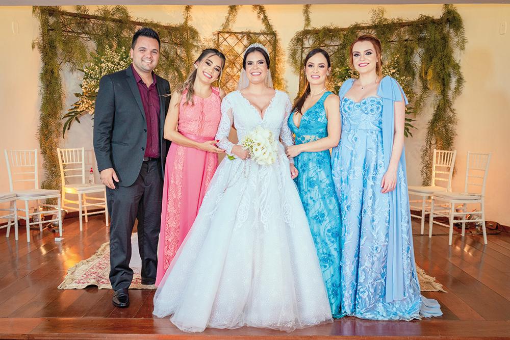 Rafaela entre os irmãos, Sérgio Luis da Costa Filho, Lais Cristina Gomes Lopes, Jéssica e Giovanna Valentim (Foto/Bruno Rabelo)