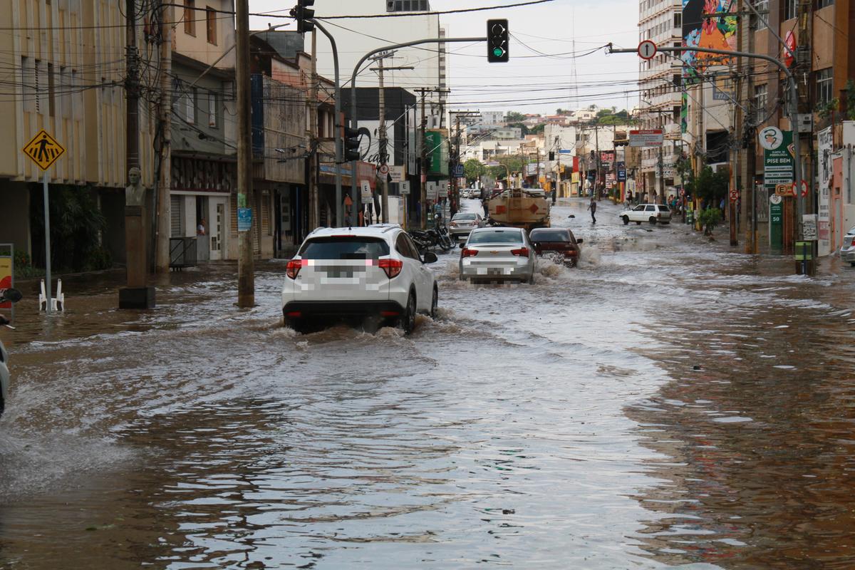 Chuva na região central de Uberaba (Foto/Arquivo)