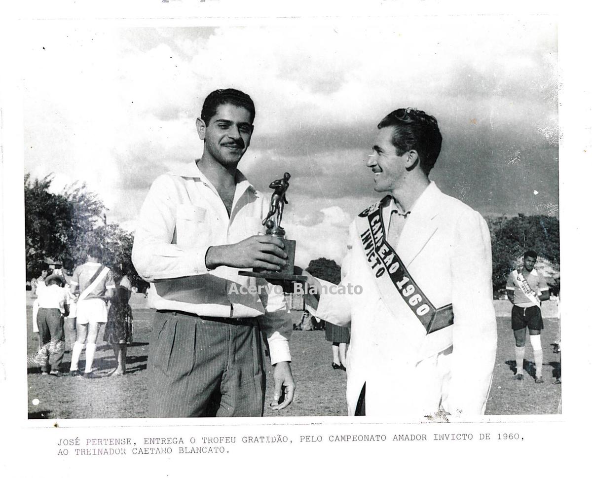 Entrega do troféu Gratidão (Arquivo Pessoal)