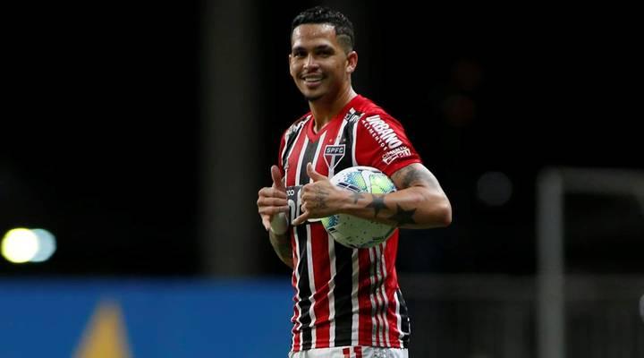 Com o gol de Luciano, o São Paulo subiu para o décimo lugar deixando de lado o perigo de rebaixamento. (Foto/Miguel Schincariol/São Paulo NET)