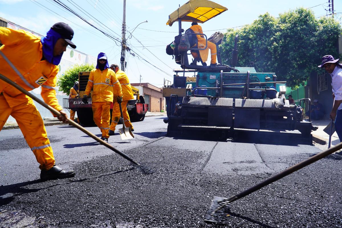 Mais de 100 km de vias já receberam asfalto novo em Uberaba. Ao todo, serão 300 km recapeados (Foto/ Reprodução)