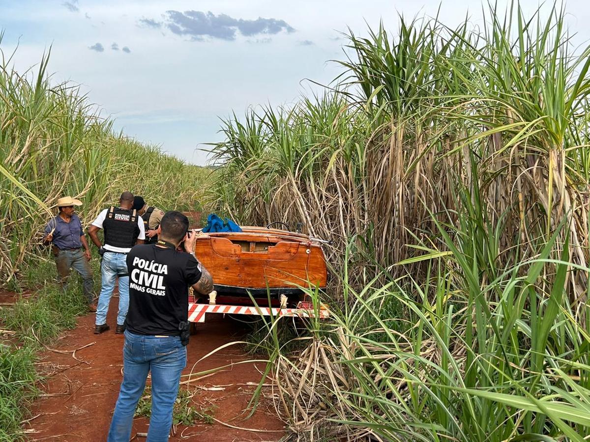 Lancha encontrado na operação (Foto/Divulgação)