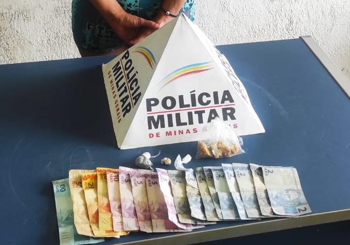 A mulher foi levada para a delegacia junto com o material ilícito e o seu filho, de oito meses, foi deixado aos cuidados de testemunha (Foto/Divulgação)