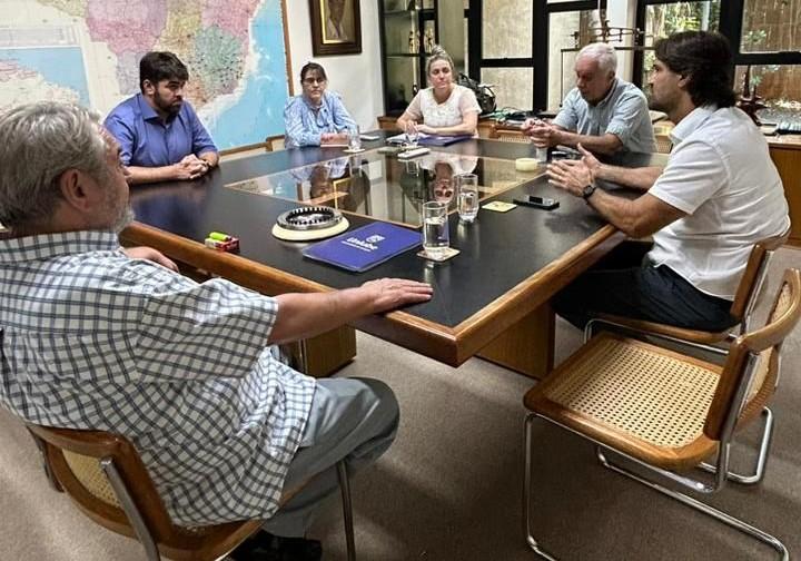 Deputado Zé Vítor se reuniu com o reitor da Uniube, Marcelo Palmério, e a direção da área de Saúde para tratar assuntos relacionados ao Mário Palmério Hospital Universitário e ao Instituto Maria Modesto (Foto: Divulgação)