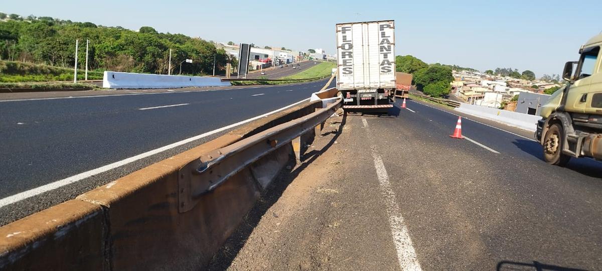 Caminhão perdeu o controle na BR050 