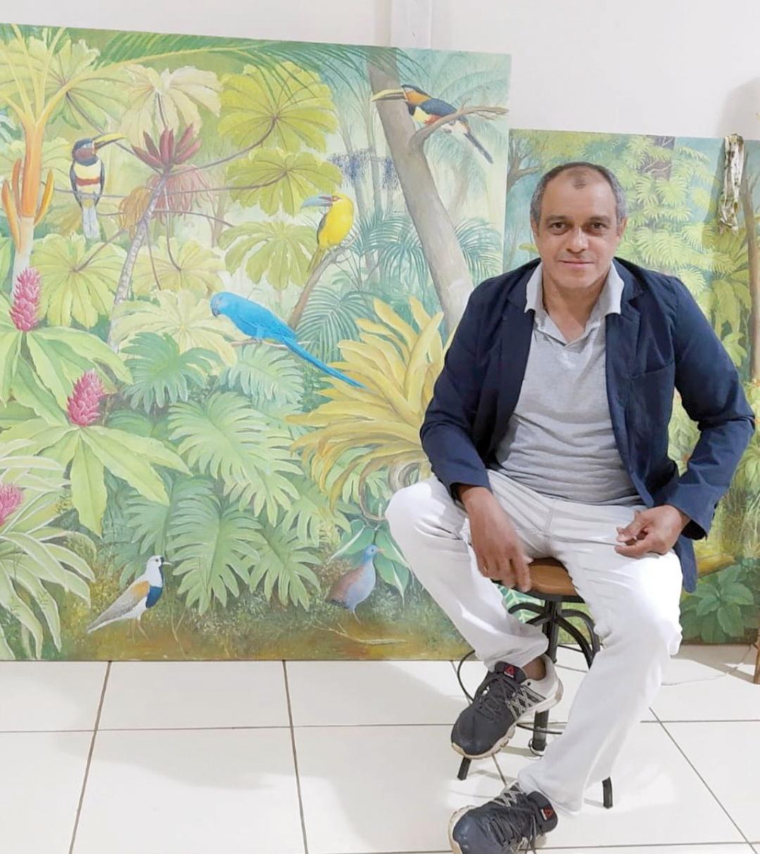 Artista plástico Reginaldo Pereira tem seus trabalhos como uma das atrações da exposição coletiva de artistas no Cecília Palmério (Foto/Divulgação)