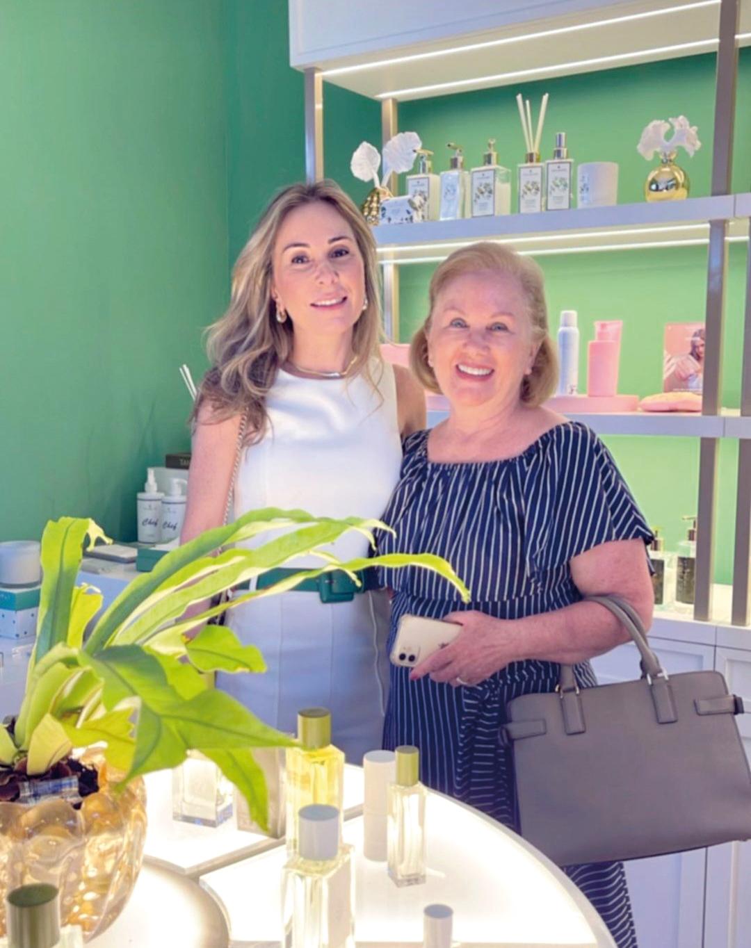 Marcela e Telma sabino de castro em recente tarde de moda da temporada de tantos lançamentos (Foto/Divulgação)